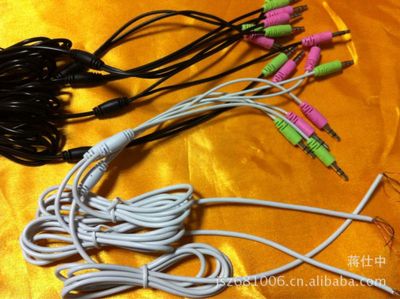電腦音頻連接線選購指南 帶麥克風(fēng)與耳機接口的二合一音頻線